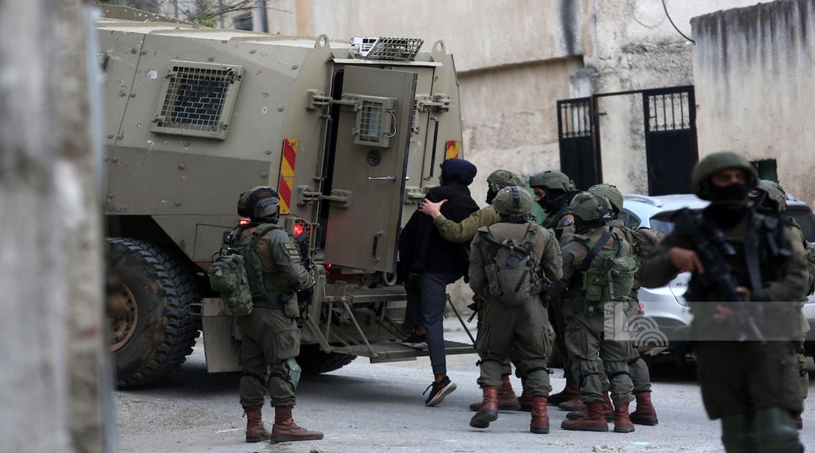 Pasukan Israel Menahan 16 Warga Palestina Saat Melakukan Serangan di Tepi Barat. Foto: Arsip WAFA.