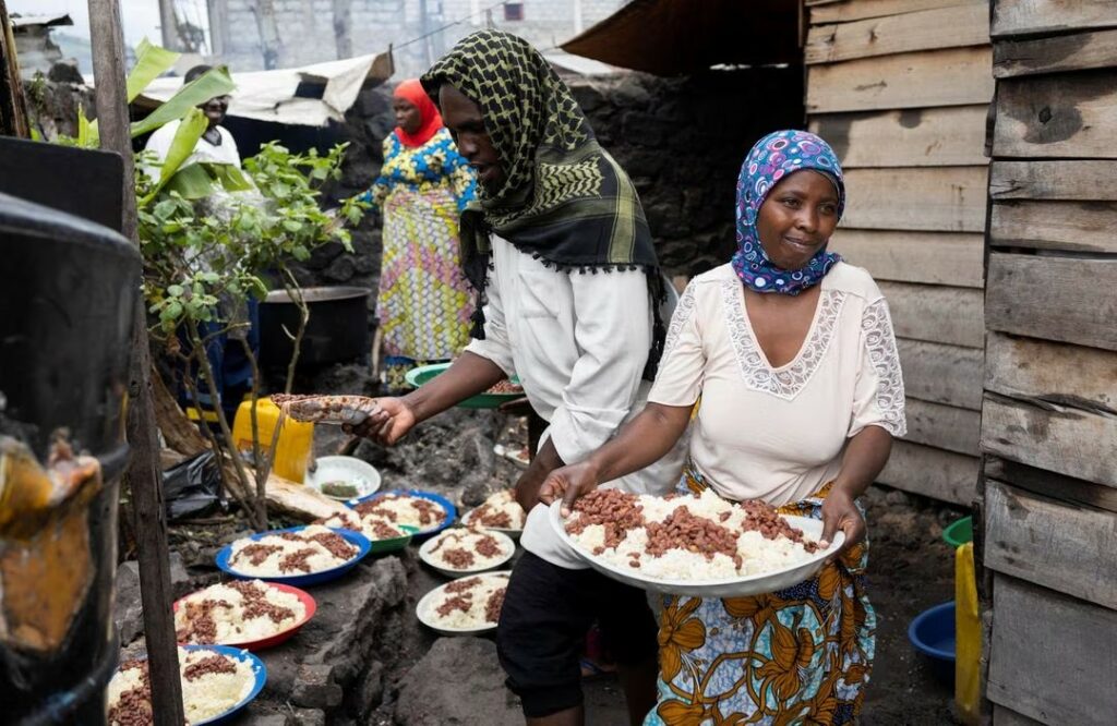 Umat Islam Kongo Merayakan Idul Fitri di Tenda Pengungsian dengan Bantuan Makanan