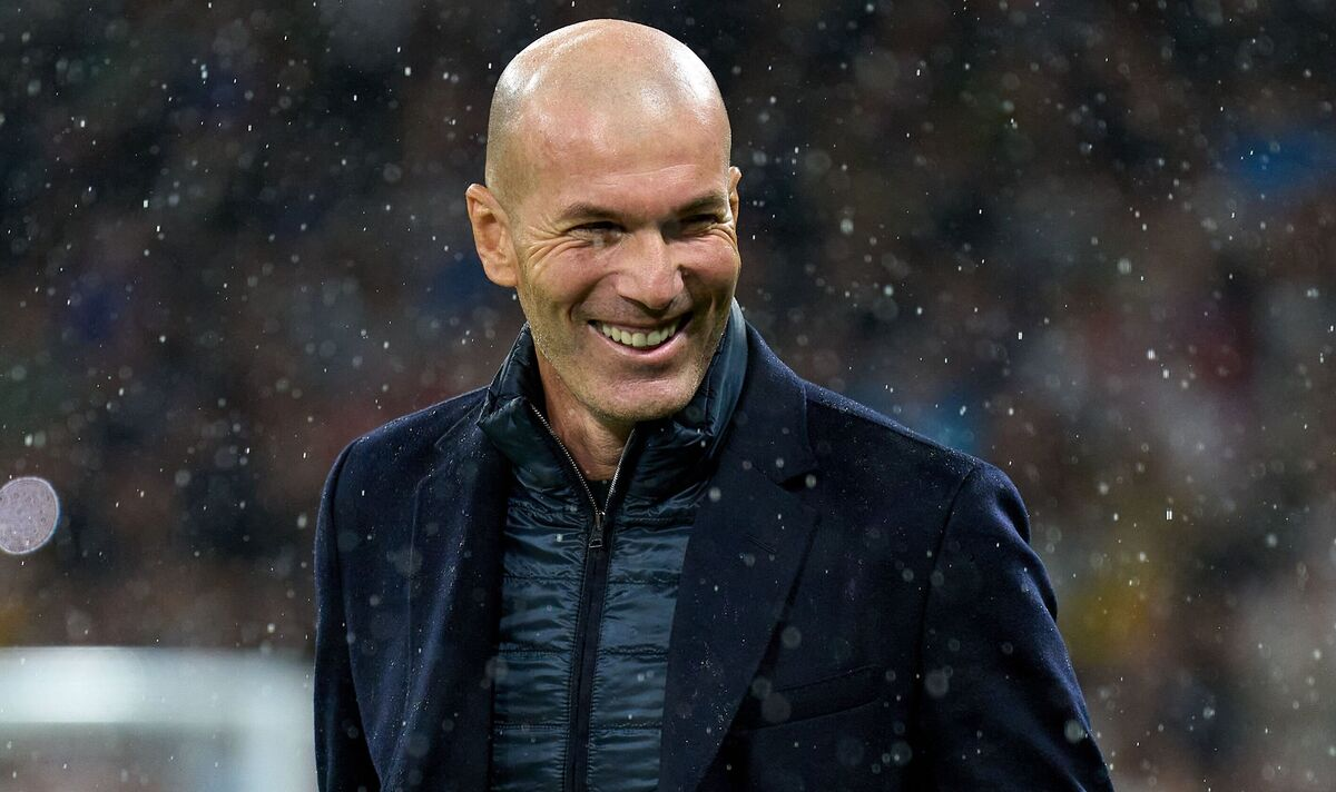 Cristiano Ronaldo Ingin Datangkan Zidane Jadi Pelatih Al Nassr