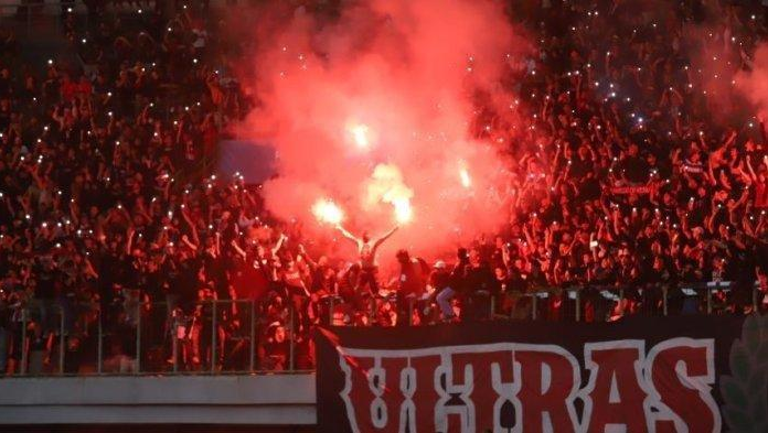 Jika Suporter Menyalakan Flare, Klub Bakal Dikurangi Poinnya