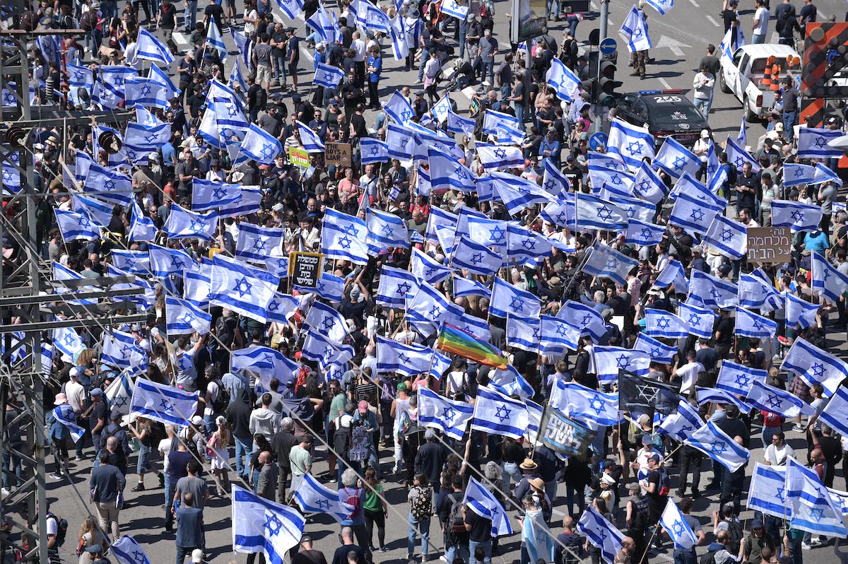 Israel Rayakan Hari Kemerdekaan ke-75 di Tengah Perpecahan dan Protes