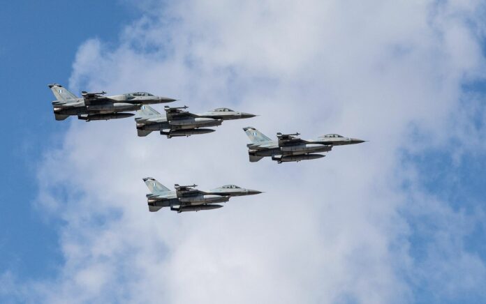 F-16 Buatan AS yang Didamba-dambakan Ukraina Tidak Akan Mampu Mengungguli S-400 Rusia
