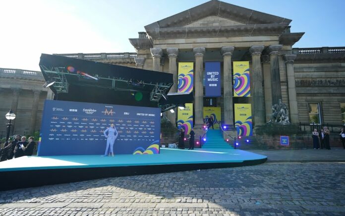 Eurovision 2023 Dibuka dengan Aksi Berjalan di 'karpet Turquoise' Liverpool