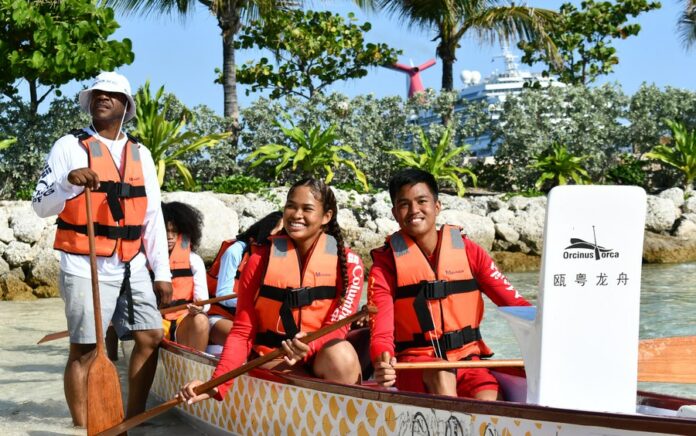 Keseruan Warga Bahama Bersiap Gelar Festival Perahu Naga