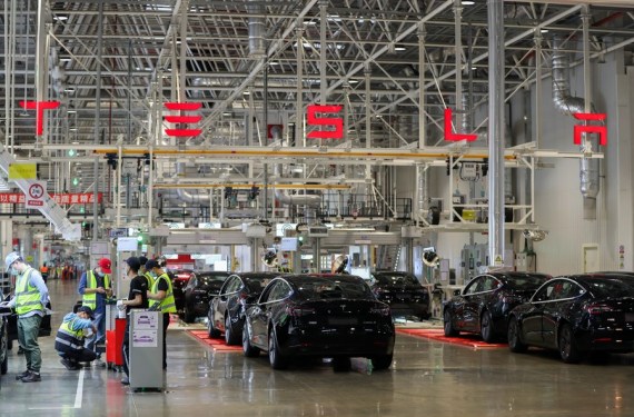 Gigafactory Tesla di Shanghai Produksi Lebih dari 75.000 Kendaraan pada April 2023