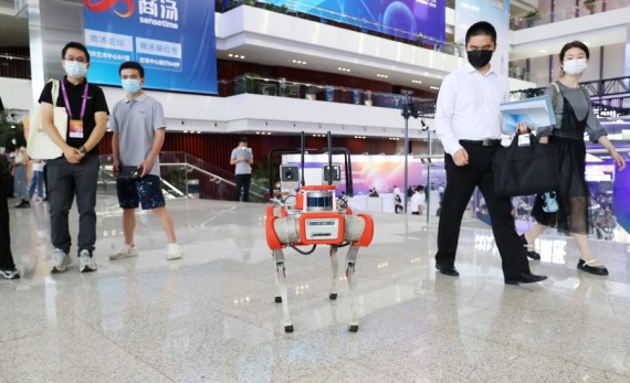 Peneliti China Latih Robot untuk Kenali Medan dengan Andalkan Prediksi Taktil dan Penglihatan