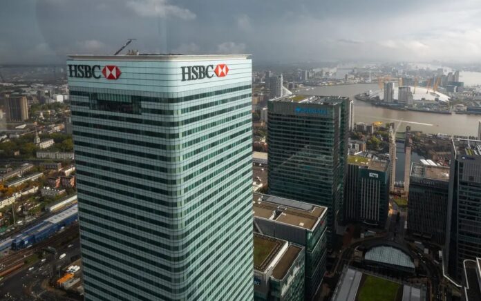 HSBC, yang berkantor pusat di Inggris, memiliki aset hampir $3 triliun, menempatkannya di 10 besar bank global terbesar. Kredit Foto: Sam Bush untuk The New York Times.