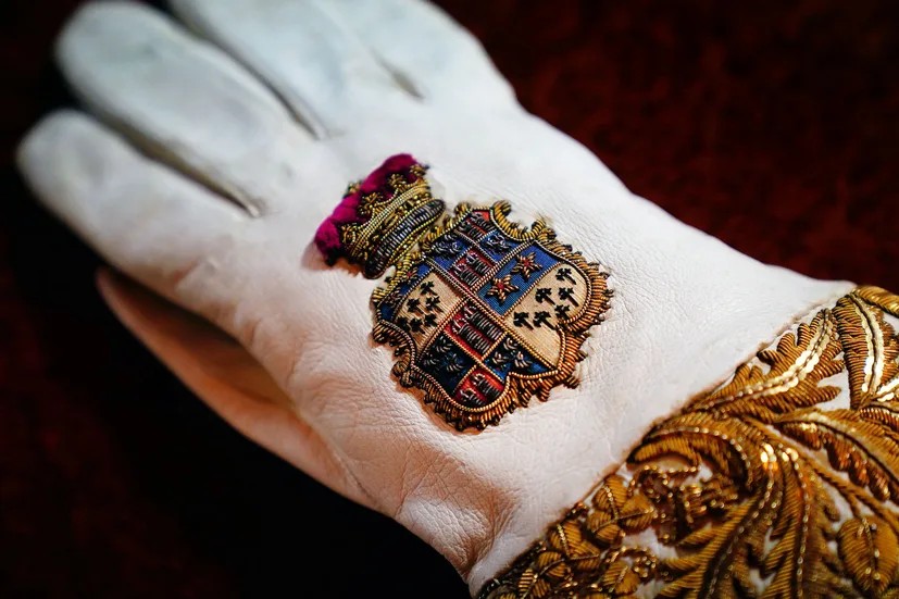 Ramah lingkungan, Raja Charles Gunakan Pakaian 'Lungsuran' Bersejarah untuk Penobatannya