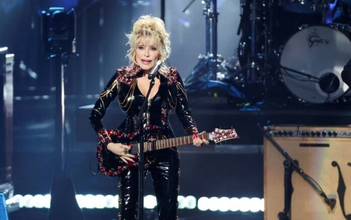 Dolly Parton Ungkap Daftar Bintang Kolaborator untuk Album Rock Pertamanya