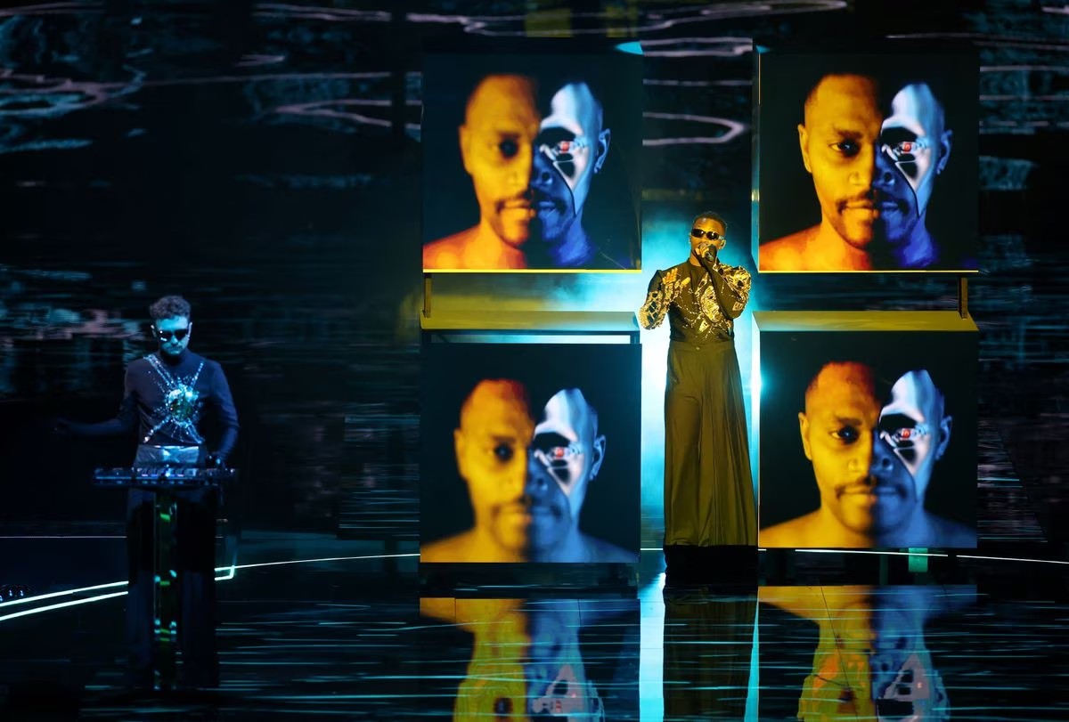 Duo Pop Tvorchi Ukraina Bawakan 'Heart of Steel' di Eurovision