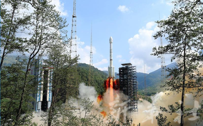 China Luncurkan Satelit Navigasi BeiDou Baru