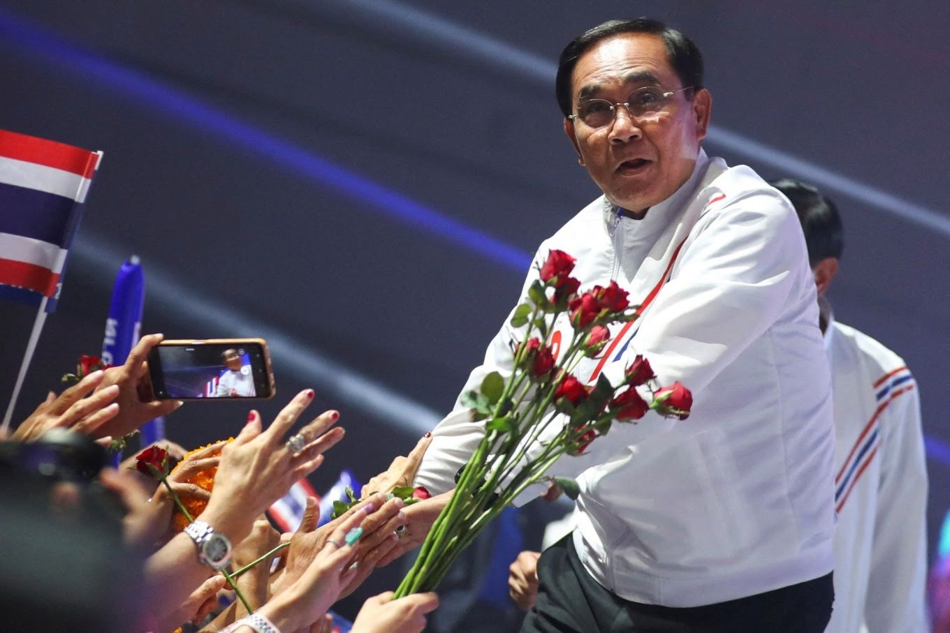 Kandidat Thailand Berparade Keliling Bangkok Sebelum Pemungutan Suara Hari Minggu