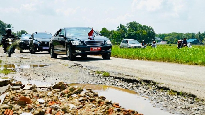 Pemerintah Pusat Gelontorkan Anggaran Rp800 Miliar untuk Perbaikan Jalan di Lampung