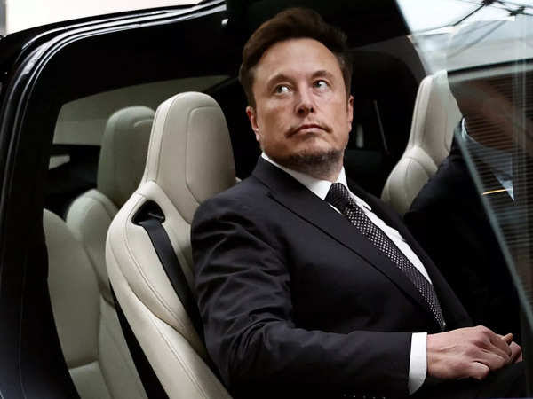 Elon Musk Disambut dengan Sanjungan Selama Perjalanannya di China