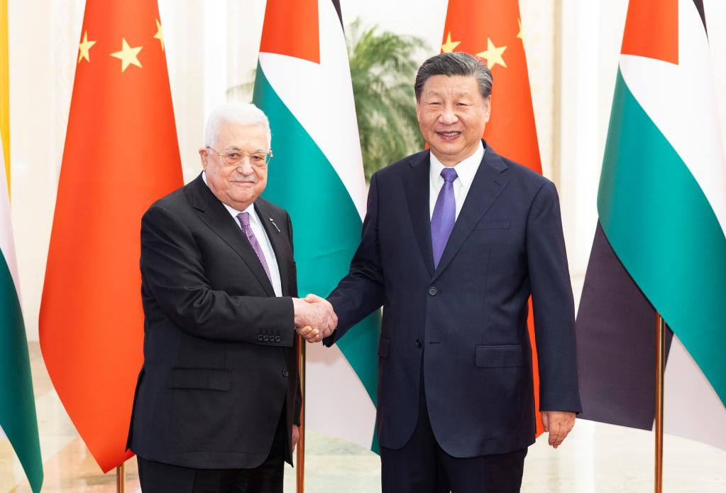 Presiden China dan Palestina Mengadakan Pembicaraan