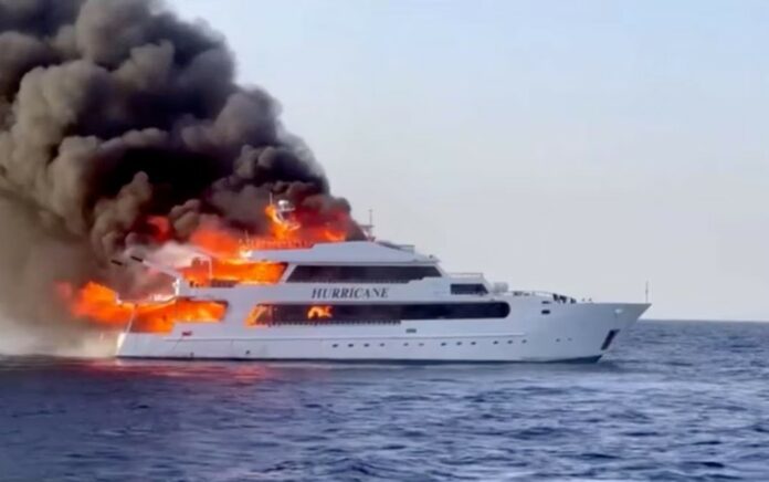 Kebakaran Kapal di Laut Merah, Tiga Turis Asal Inggris Hilang 