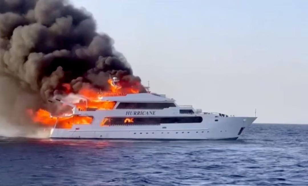 Kebakaran Kapal di Laut Merah, Tiga Turis Asal Inggris Hilang 