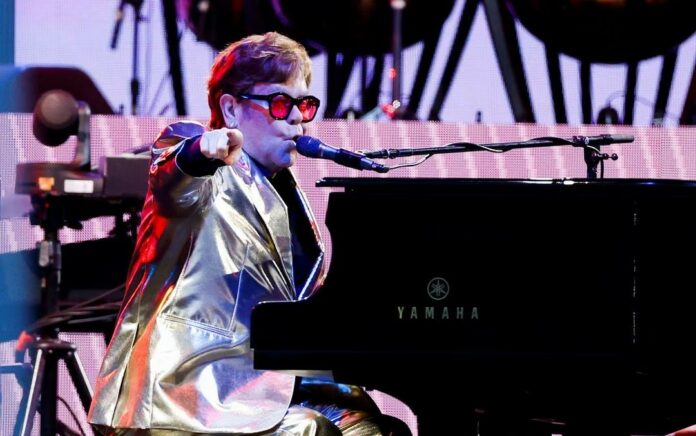 Penampilan Elton John di Glastonbury Menarik 7,3 Juta Pemirsa TV