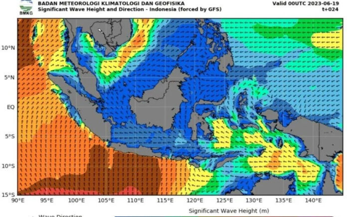 BMKG: Gelombang Setinggi Hingga 4 Meter Berpeluang Hampiri Sejumlah Perairan di Indonesia