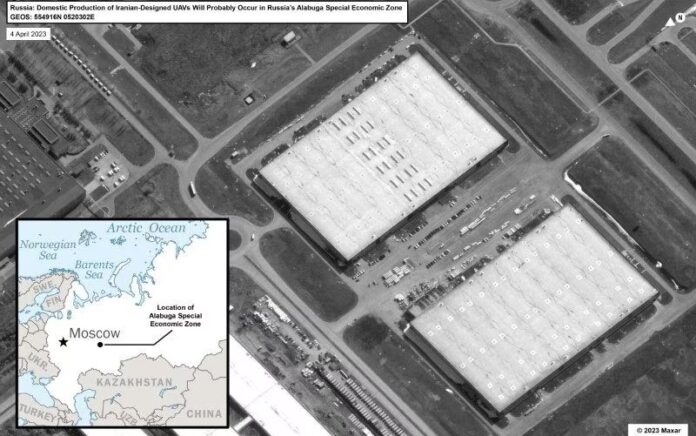 Citra satelit menunjukkan kemungkinan rencana lokasi pabrik pembuatan UAV di Zona Ekonomi Khusus Alabuga Rusia, sebagai bukti kerja sama baru Rusia-Iran, dalam selebaran yang diperoleh 9 Juni 2023. Foto: Gedung Putih/HO/Reuters.
