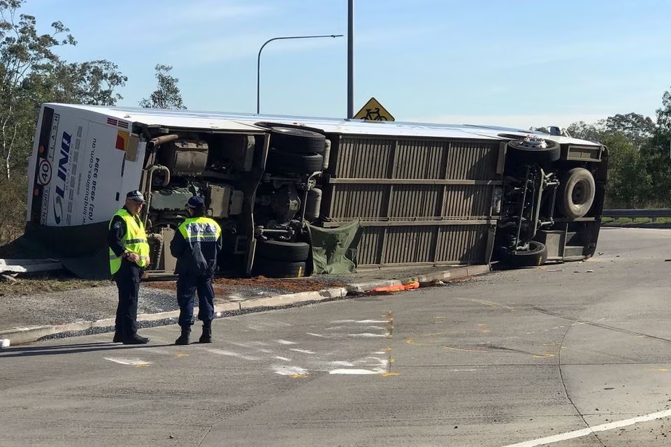 Lokasi kecelakaan bus di NSW Hunter Valley, Australia, 12 Juni 2023. Foto: AAP Image/Darren Pateman/Reuters.