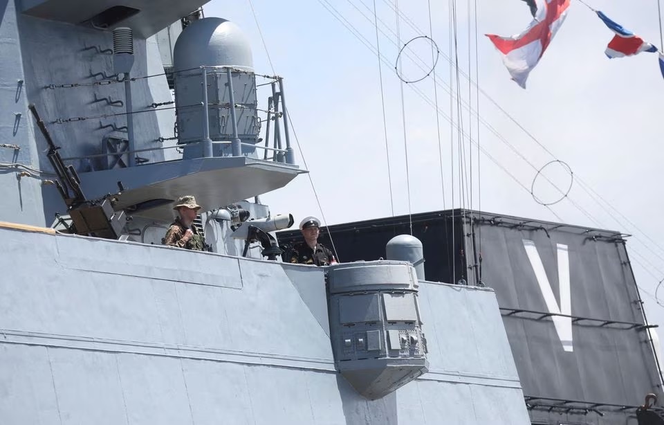 Fregat Rusia Admiral Gorshkov terlihat menjelang latihan angkatan laut yang dijadwalkan dengan angkatan laut Rusia, China dan Afrika Selatan, di Richards Bay, Afrika Selatan, 22 Februari 2023. Foto: Reuters/Rogan Ward/File Foto.
