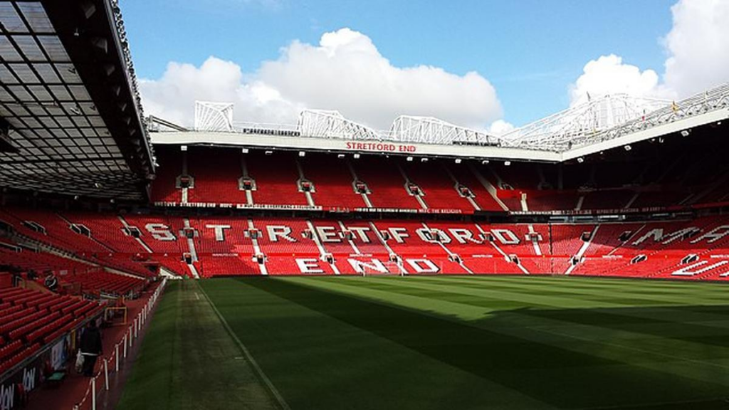 Stadion Old Trafford, peringkatnya di atas Stadion Gelora Bung Karno (istimewa)