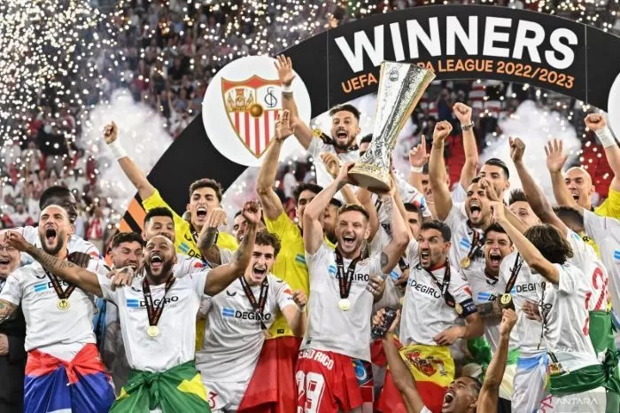 Sevilla Juara Liga Europa 2022/2023, Tujuh Final Tujuh Gelar