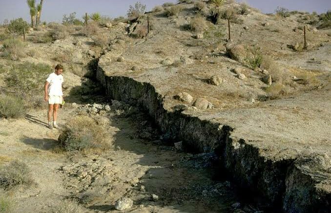 Sebuah Studi Menemukan Keterkaitan Antara Pengeringan Laut Salton & Kurangnya Gempa Besar di Los Angeles