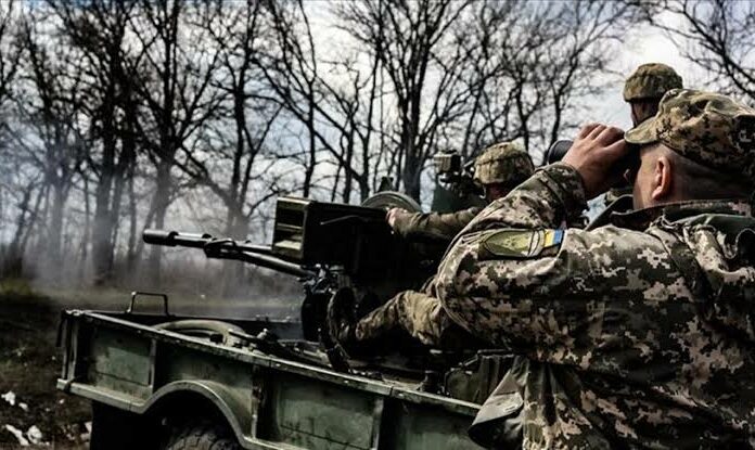 Rusia Luncurkan Serangan Rudal Kelompok ke Lapangan Terbang Militer Ukraina