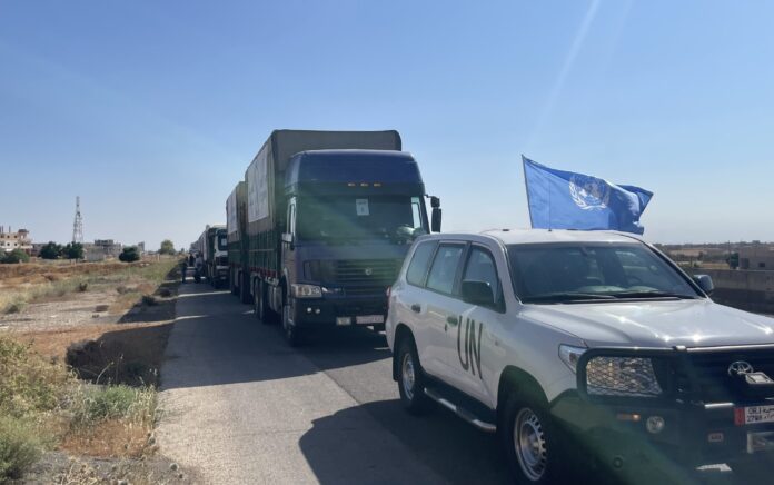 Sepuluh truk bantuan PBB akhirnya melintasi wilayah pemerintah Suriah menuju Idlib yang dikuasai pemberontak pada Jumat, 24 Juni 2023. Foto: OCHA Suriah.