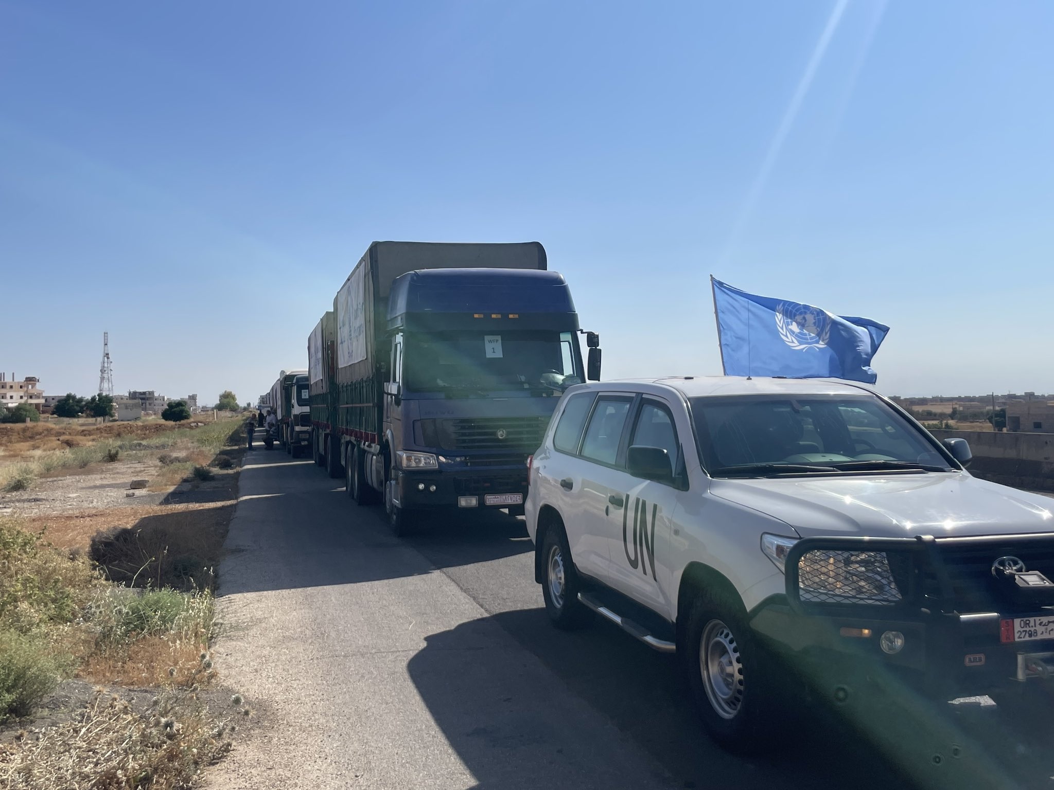 Sepuluh truk bantuan PBB akhirnya melintasi wilayah pemerintah Suriah menuju Idlib yang dikuasai pemberontak pada Jumat, 24 Juni 2023. Foto: OCHA Suriah.