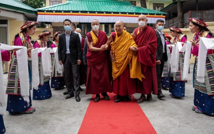 Dalai Lama saat merayakan ulang tahun yang ke-88. Photo: Tenzin Choejor/dalailama.com.