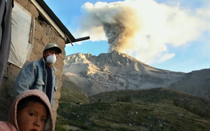 Gunung berapi Ubinas terletak sekitar 990 kilometer (550 mil) selatan ibu kota Peru, Lima. Foto: Reuters.