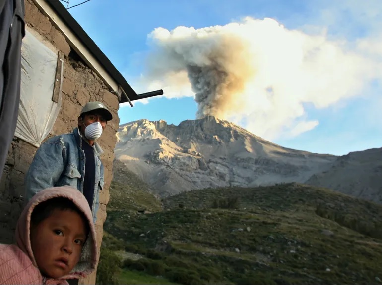 Gunung berapi Ubinas terletak sekitar 990 kilometer (550 mil) selatan ibu kota Peru, Lima. Foto: Reuters.