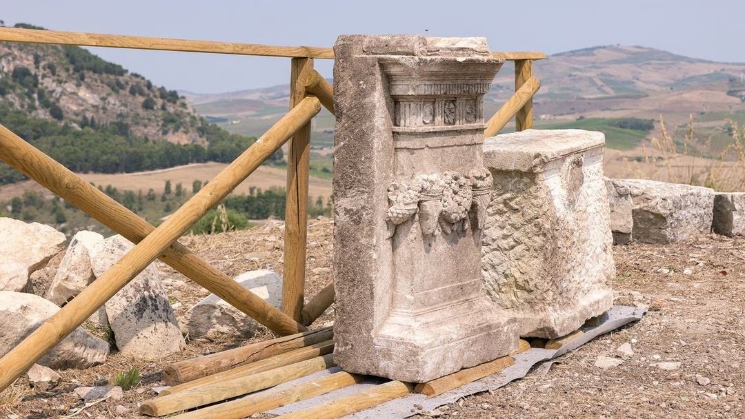 Altar Yunani Kuno Digali dari Situs Arkeologi di Sisilia