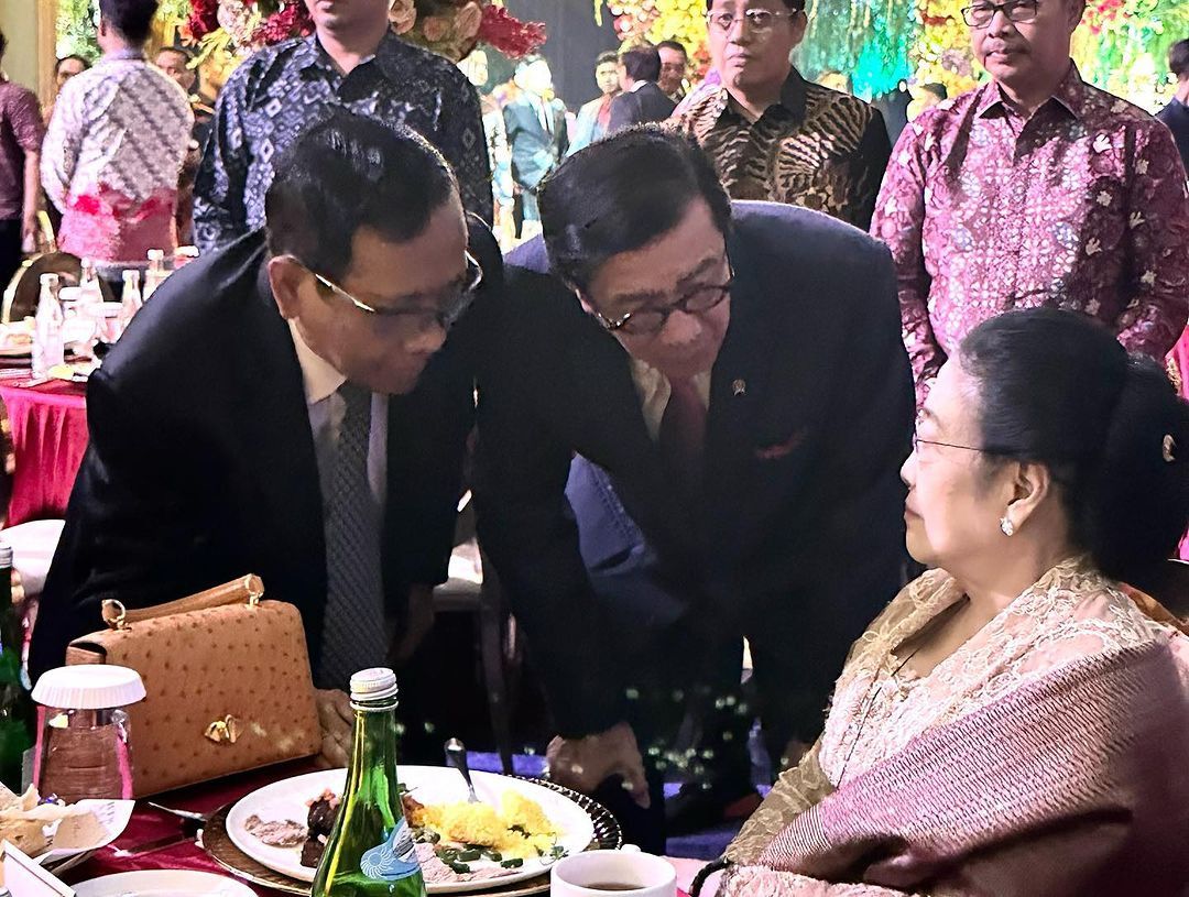 Bocorkan Bisikan Megawati, Mahfud MD: Banyak Masalah Penting Negara