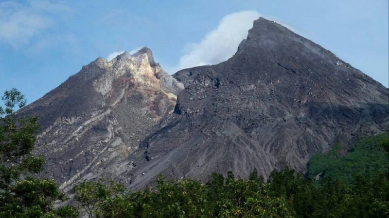 Morfologi Kubah Barat Daya Gunung Merapi Berubah, Gak Bahaya Tah?