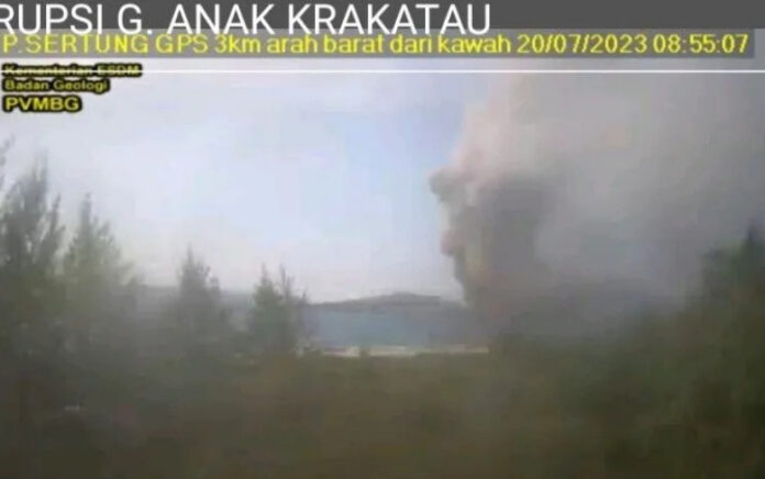 Gunung Anak Krakatau Kembali Erupsi: Tinggi Kolom Letusan 2.000 Meter