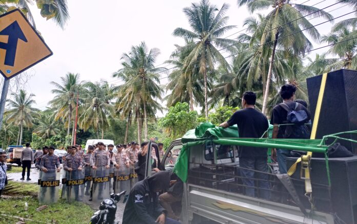 Demo Mahasiswa Warnai HUT ke-15 Kabupaten Bolsel