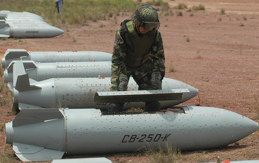 AS Akan Kirim Bom Kluster ke Ukraina Melalui Paket Bantuan Militer Bernilai $800 Juta