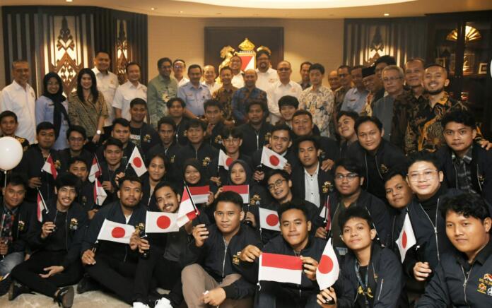 Kadin Indonesia Lepas 36 Mahasiswa Magang Bersertifikat ke Jepang