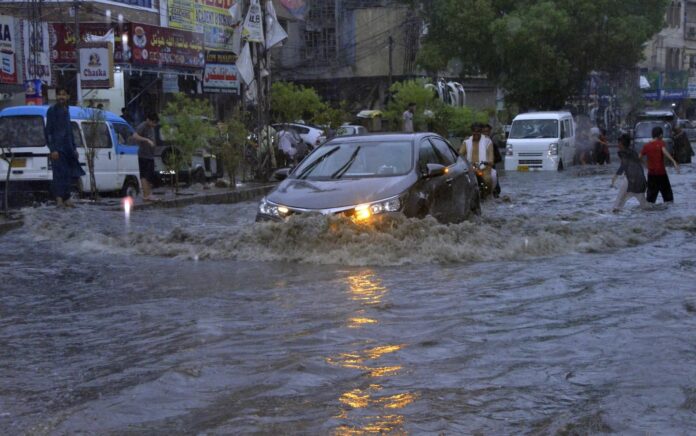 Banjir di Hyderabad, Pakistan, Minggu 23 Juli 2023. Foto: AP Photo.