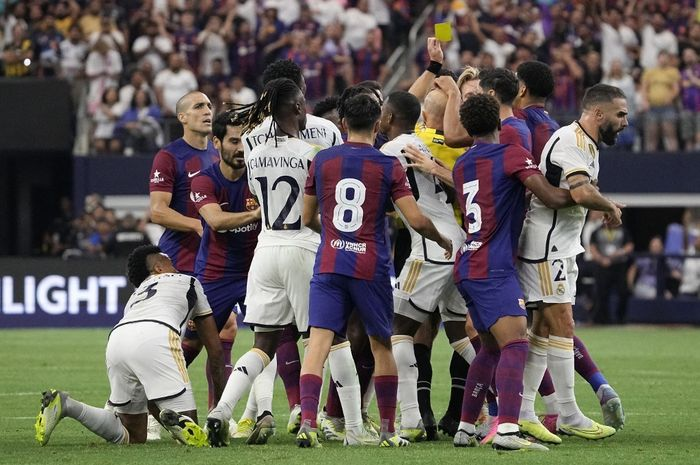 Dibantai Barcelona 3-0, Real Madrid Punya Masalah Besar