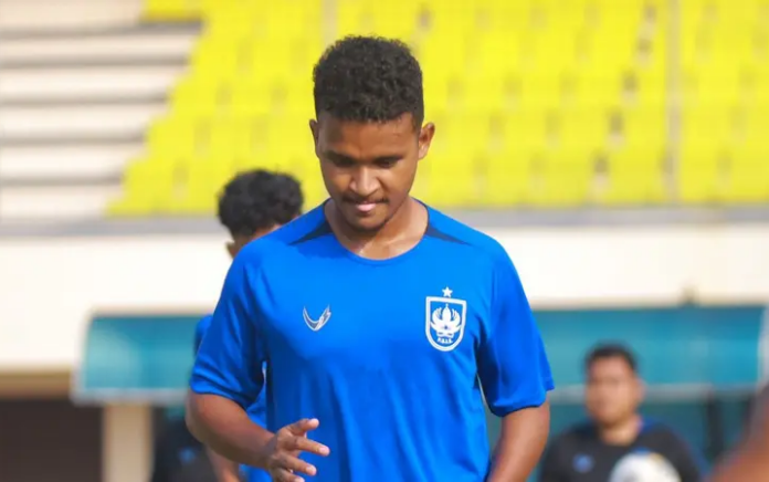 Belum Sempat Debut, David Rumakiek Harus Hengkang dari PSIS Semarang