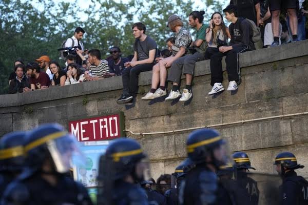 719 Orang Ditangkap dalam Kekerasan di Prancis