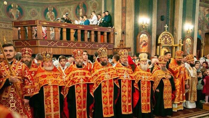 Uskup Gereja Ortodoks Ukraina Merasa Terancam oleh OCU Non-Kanon