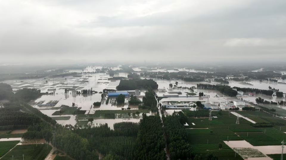 Banjir Hebat di China, Ribuan Petugas Penyelamat Dikerahkan ke Kota Zhuozhou