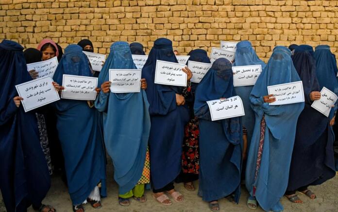 Perempuan Afghanistan dalam Bayang-Bayang Taliban