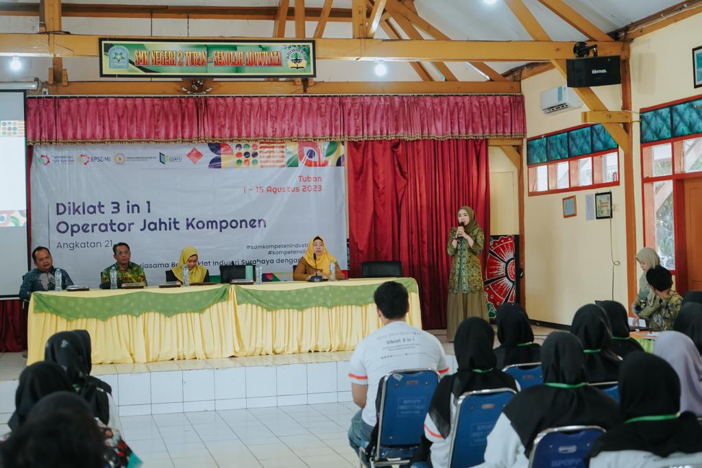 Gelar Diklat 3-1 di SMKN 2 Tuban, Ratna Juwita: Menyiapkan SDM untuk Pekerja Industri Unggul